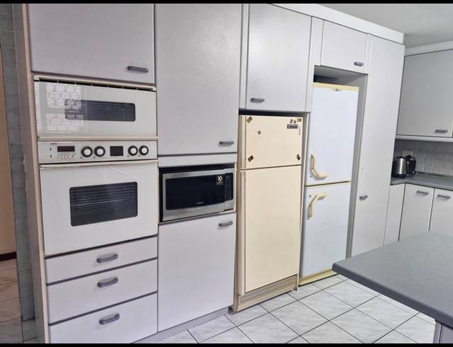 6 BEDROOM HOUSE FOR SALE IN CRAVENBY